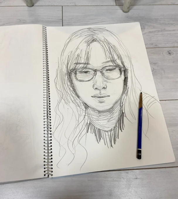 人のいる絵を描く前にスケッチをするが、まあ関係ない絵になる 