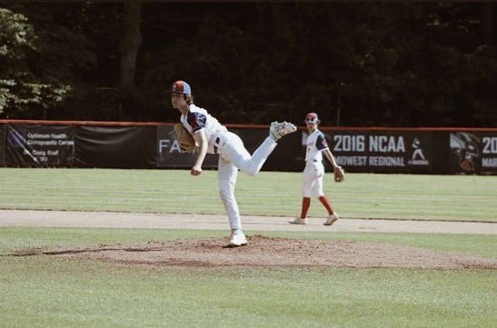 Rileycol122's tweet photo. Let’s ride 🟢⚪️#committed. @DeltaCollegeBA @DeltaCollege @michiganbraves @piesure3 https://t.co/7tcYX69bxd