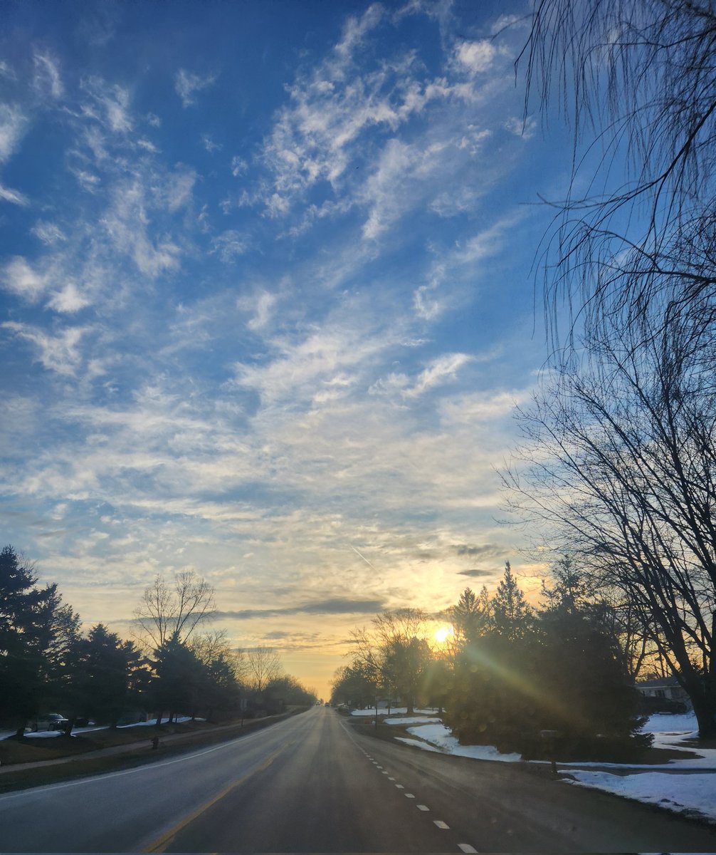 ___nwahs___'s tweet photo. Good morning, happy Thursday! ☕💙❄️ https://t.co/Zcr4IpvrDW