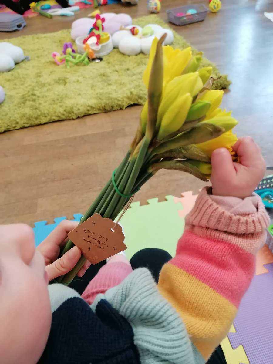 Baby sensory has been so enjoyable over the past 5 months and gets little lady babbling to the songs 💛🌻#mothersday #babysensory #Daffodil