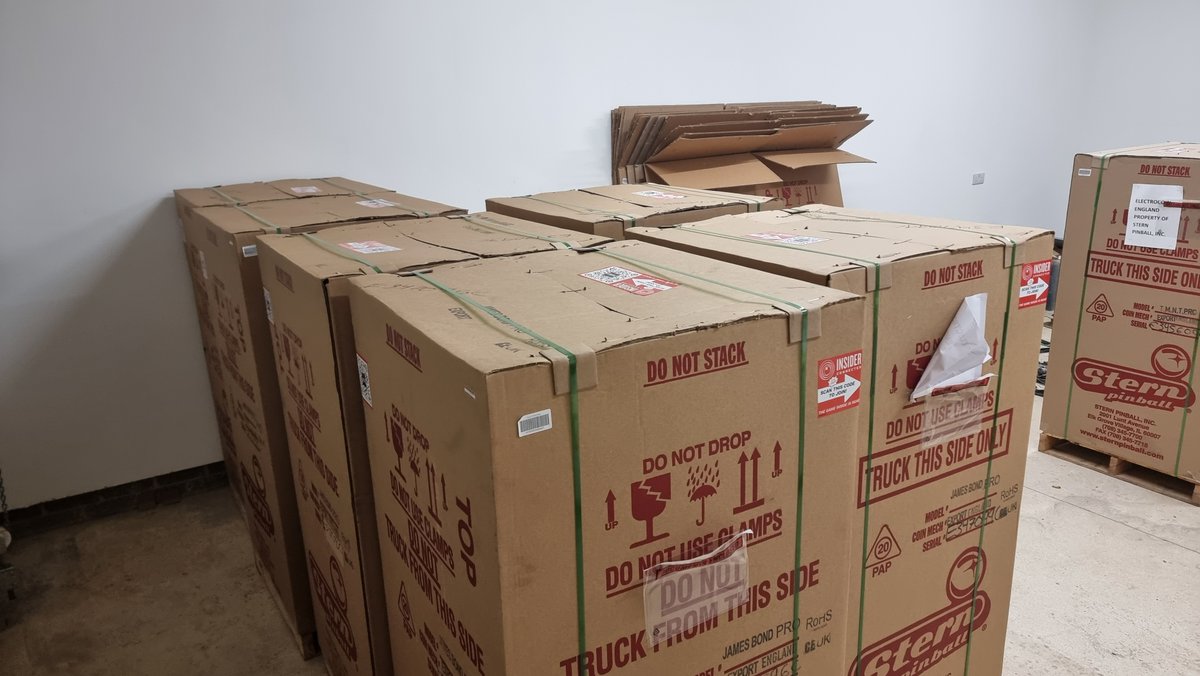 ParallaxDigTech's tweet image. Pinball delivery day from the warehouse.... 007s in there too along with GoTG
Website is now live - parallaxdigital.co.uk