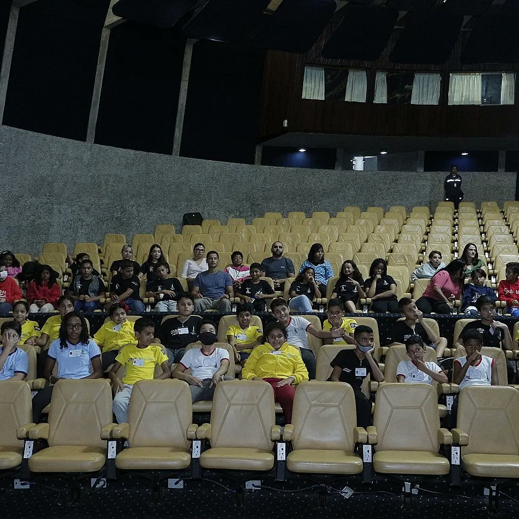EscolaSupDefesa's tweet photo. Ocorreu nessa quarta (15), a cerimônia de abertura das atividades presenciais do #PROFESP – modelo de educação integral entre #ESD e #SEEDF. Atualmente, são 230 alunos participantes do Núcleo da ESD, com reforço escolar, artes, música, civismo, libras, saúde e bem-estar. https://t.co/EB7scmktr6
