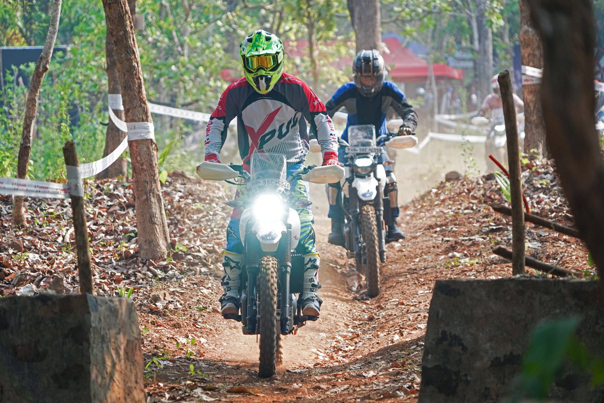 HeroMotoCorp's tweet photo. Xtracks Goa witnessed an exhilarating experience! Brimming with octane fueled excitement, the expanse was filled with Hero Xpulse 200 4Vs and enthusiasm on the 12th of March.

#HeroMotoCorp #Xpulse #Stunts #Motorcycle #Xtracks #GoBoomGoXtreme #Xpulse200 #Xpulse4V #MakeNewTracks https://t.co/Us1CraMYDM