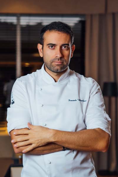 📌⛳️#Entrevista La cocina de Fernando Villasclaras en el Restaurante El Lago es elegante y sencilla, aunque muy personal. Entrevistamos al chef que propone el primer menú vegetariano 🥦🥕en un Estrella Michelín en #Andalucia ➡️bit.ly/406Tw4O #gastronomia