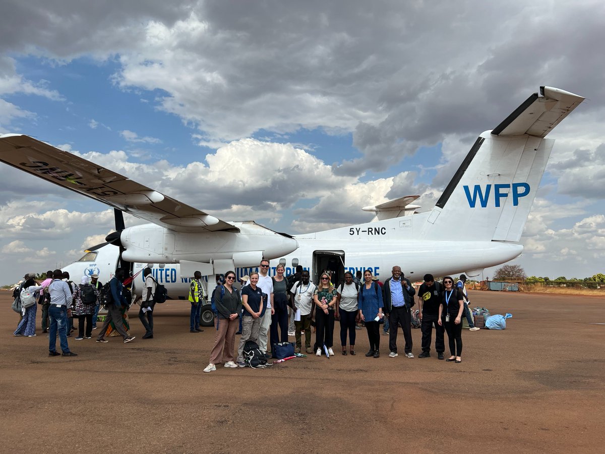 OCHASouthSudan's tweet photo. 👏Thank you @WFP_UNHAS for supporting @UNOCHA donors travel within #South Sudan. 
UNHAS plays a crucial role in the humanitarian response in the country. In 2022, @CBPFs allocated USD$9M to maintain these vital air services. #SSHF #InvestinHumanity https://t.co/2gUISBPnUw