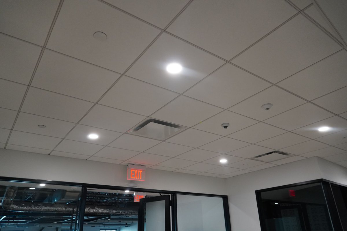 AcousticsExpert's tweet photo. Our team is so excited to be installing the finishing touches in @rapid7's office in Tampa, FL. 🤩

These custom designed acoustic treatments elevate the layout while providing top-notch sound absorption + echo reduction. #acoustics https://t.co/0hwea9yc2V