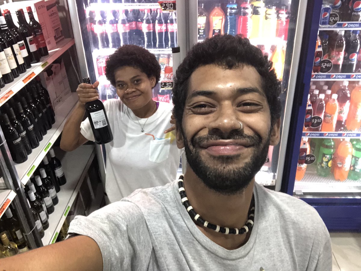 AiseaSatakala's tweet photo. The yasa got a new bottle shop! So I just had to make use of the good lighting.
#Kingsground https://t.co/jEighfc7Nf