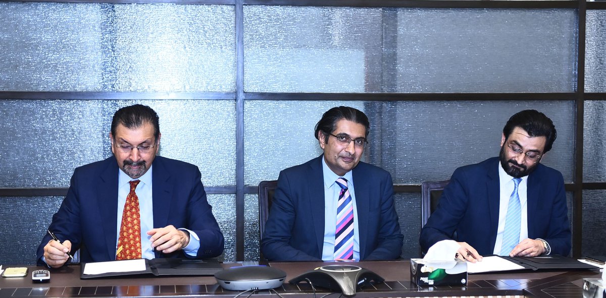 pakstockexgltd's tweet photo. PSX has signed an MoU with Chartered Institute for Securities &amp; Investment (CISI), UK, and Institute of Financial Markets of Pakistan (IFMP), marking a landmark agreement for the enhancement of the capital market’s human resources.

@FarrukhHKhan #MoU #PSX #CISI #IFMP https://t.co/gPR9uQI184