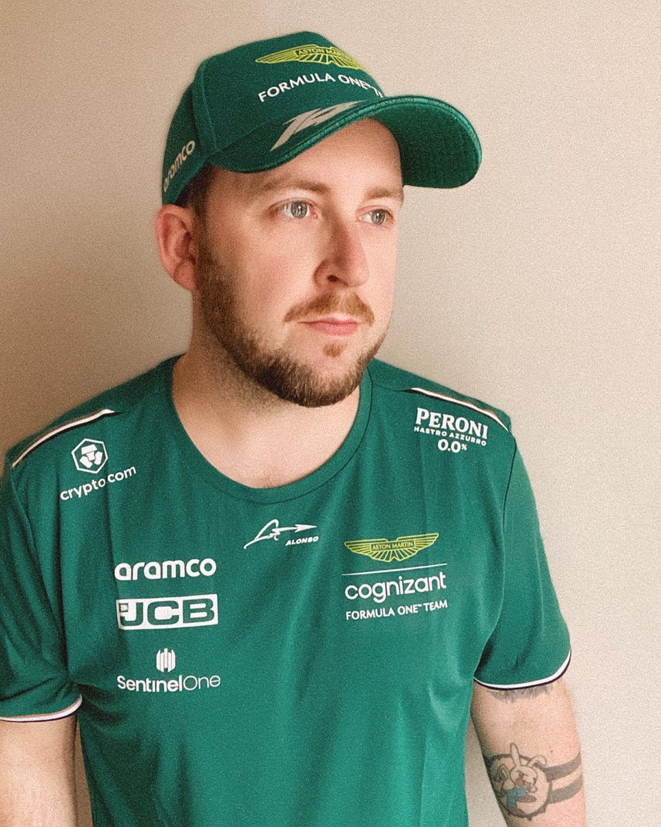 hoodypete182's tweet photo. What’s behind you doesn’t matter.
These are 🥵 @AstonMartinF1 🙏🏻
#AstonMartin #fernandoalonso #elplan #f1 #Formula1 #f1twt #selfie #twitch #F1streamer #ContentCreator https://t.co/SQTsXtFcmM