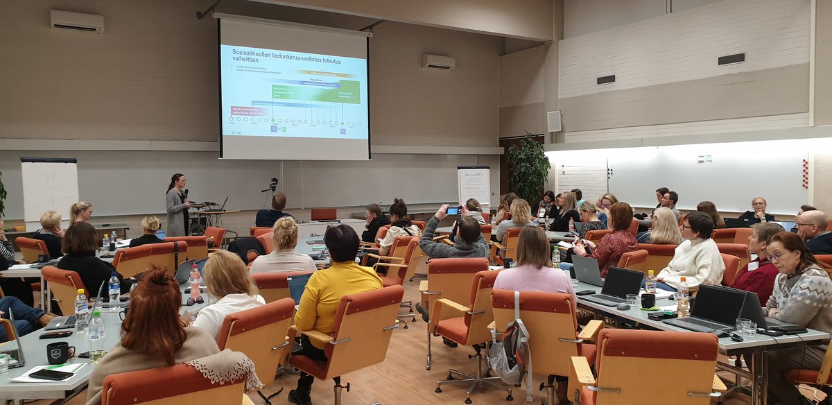 Suomen kestävän kasvun ja Tulevaisuuden sote-keskus ohjelmien <a href="/STM_Uutiset/">Sosiaali- ja terveysministeriö</a> kumppaniverkosto (THL, DigiFinland, Kela, DVV, TTL) koolla. Teemoina mm. hoitojonojen purku, tiedolla johtaminen &amp; digipalveluiden kehitys. Verkostolla iso rooli tavoitteiden saavuttamisessa. #Kestäväkasvu