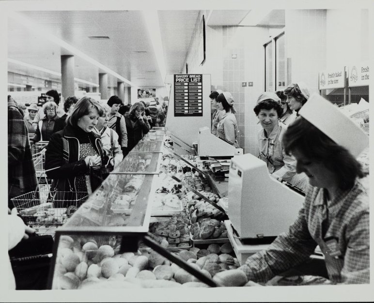 Sainsbury Archive tweet media