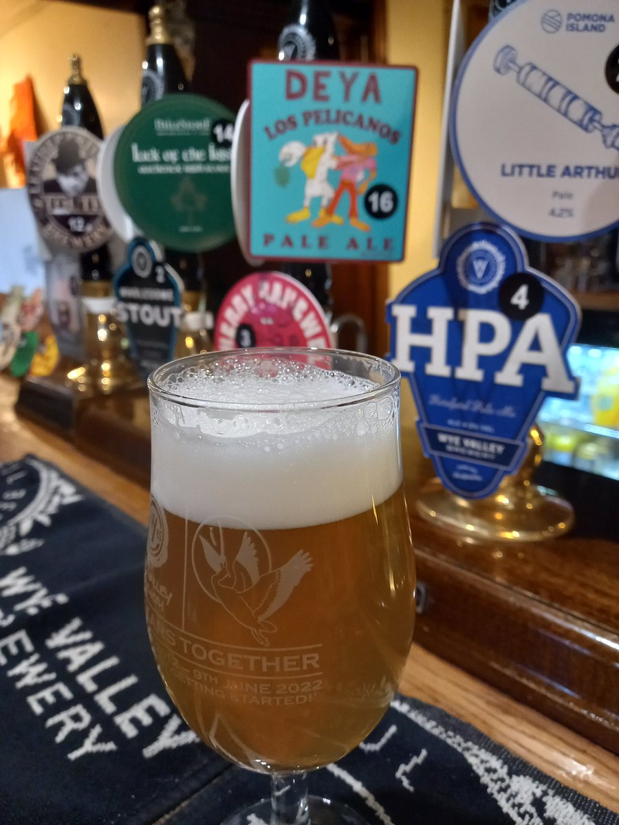 AlastairPKerr's tweet photo. Great selection of #beers @ThePelicanGlos including @deyabrewery Collab #LosPelicanos many other beers from @thornbridge @TwoByTwoBrewing @WildeChildBeer @ArborAles &amp; many more! @CampaignforPubs @GloucesterBID #Goodpub #Goodbeer #Goodbreweries https://t.co/DuHhW6KVP4