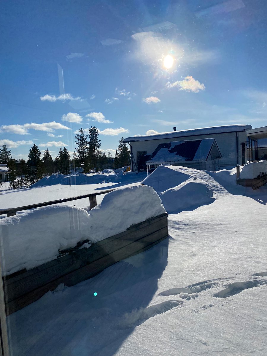 PenttiTepsa's tweet photo. Täällä Lapissa kevään etenemisen voi mitata jääpuikosta.
#lapinkevät #Lapland #suncounty #saakuva https://t.co/oMxbnLuCV9