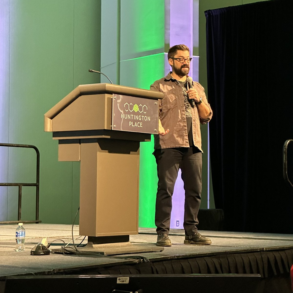 djcooke59's tweet photo. MACUL convention keynote with Austin Kleon saying creativity is for everyone!
@austinkleon
@MACUL
#MACUL23 https://t.co/dbGnFDlrj8