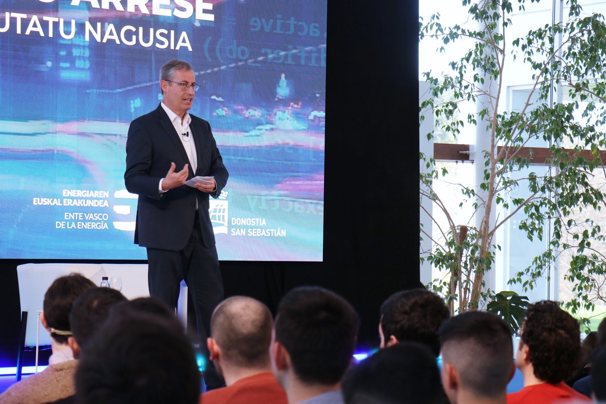 MarkelOlano's tweet photo. 🚘 La #ciberseguridad es un factor transversal de #competitividad y tiene cada vez mayor peso en sectores como la movilidad. Expert@s y empresas han compartido hoy sus experiencias sobre acercar a la industria de la #movilidad las nuevas exigencias normativas de ciberseguridad. https://t.co/q13Q4RbSoC