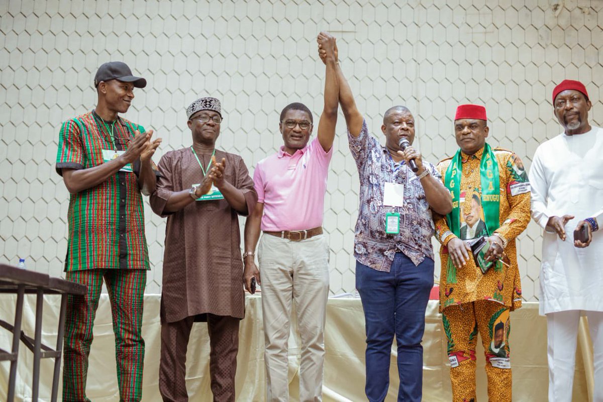 Okeifufe2023's tweet photo. Throwback to Frank's victory at the APGA primary election on May 29, 2022. 
He won by 6 votes - 273 to 267.

#VoteFrank #VoteAPGA #throwbackthursday #EnuguForFrank https://t.co/OI9smvzTOd