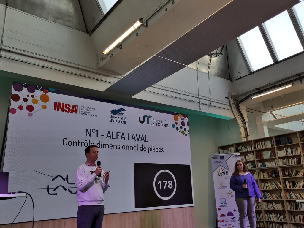 C'est parti pour les pitchs, bon courage à tous les groupes d'étudiants de <a href="/Univ_Orleans/">Université d'Orléans</a> @UnivTours <a href="/insacvl/">INSA CVL</a> !!!