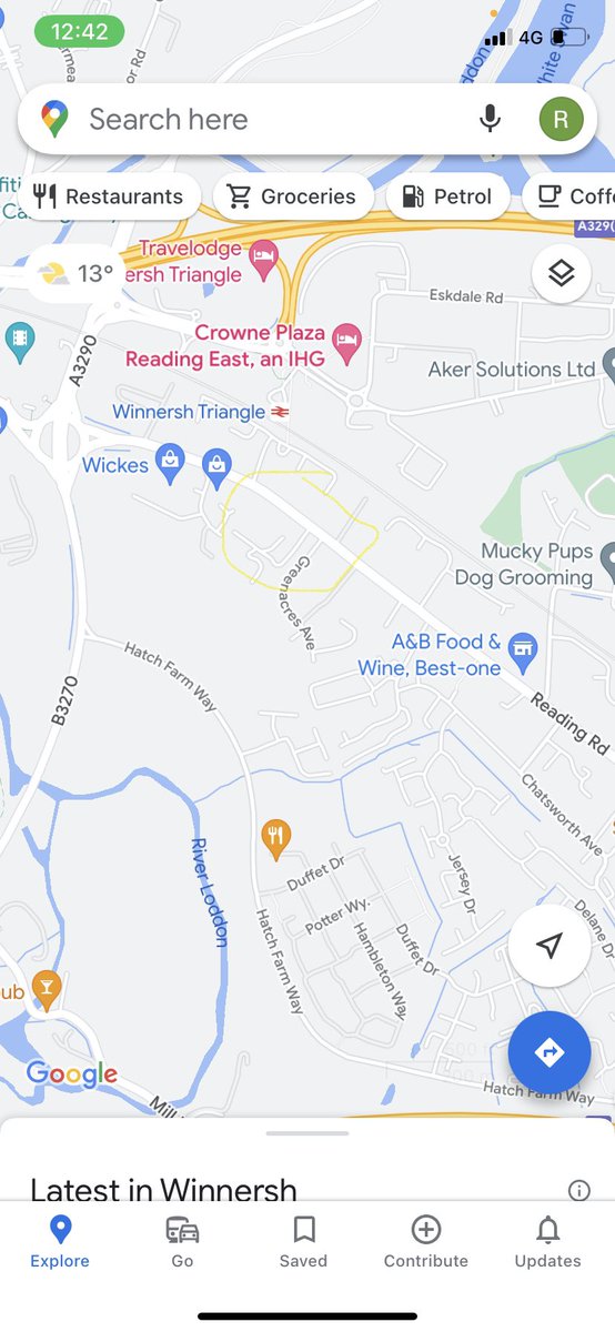 Rudybeavis's tweet photo. @thameswater No, it’s down the Reading Road as you head towards the showcase roundabout, I’ve circled in yellow the approximate location. Several houses are filling up with water and no one nearby https://t.co/3arTcwjyM9