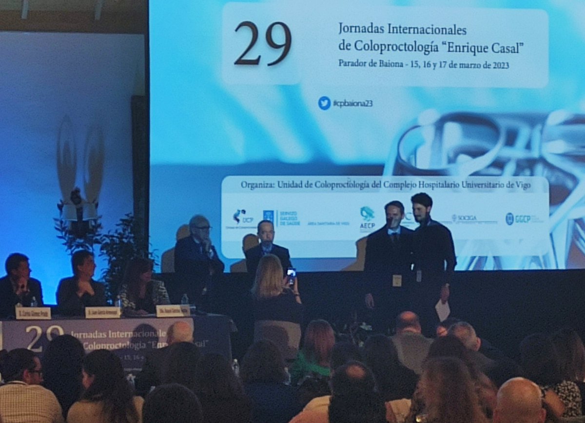 CGD_Pontevedra's tweet photo. Enhorabuena a @DavidSe_CC, premiado en #cpbaiona2023 por su comunicación "Linfadenectomia pélvica robótica en el cáncer de recto". Gran trabajo!! https://t.co/NP6MOpl8IF