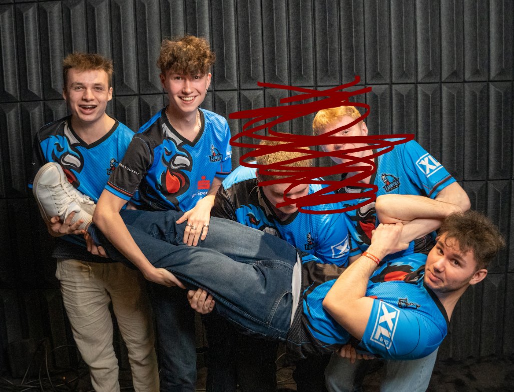 <a href="/SEB_CSGO/">Sebastian</a>, @Damsizyzz og jeg er ude af <a href="/FGESPORT/">Fjerritslev EsportCollege</a> nu når sæsonen er slut og har i noget tid været igang med et nyt projekt.

Med det sagt har vi samlet @Shettyman69 op og mangler en 5 mand i form af en stærk riffler.

♻️= ♥️