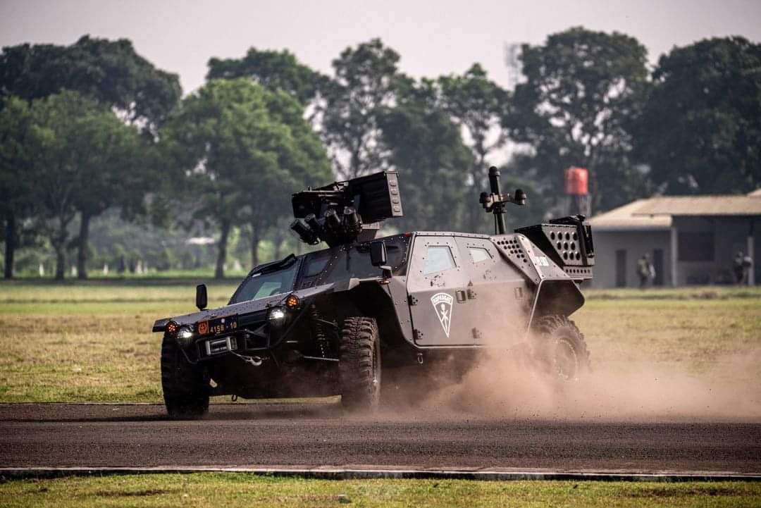 Barang paling laris hasil produksi PT.SSE. Perlu diketahui sebelum SSE memperkenalkan P6-ATAV, produknya ga terlalu laris, tapi sekarang ada ATAV orderan SSE makin numpuk laris manis 👍🏻 Bener-bener layak disebut “Karya Anak Bangsa” meskipun mereka hanya pakai “Made in Indonesia”