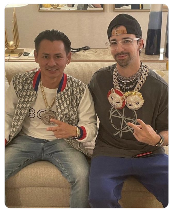 BigDogeCoin's tweet photo. @Bitboy_Crypto You mean this guy? https://t.co/RQUwu6Tzgi