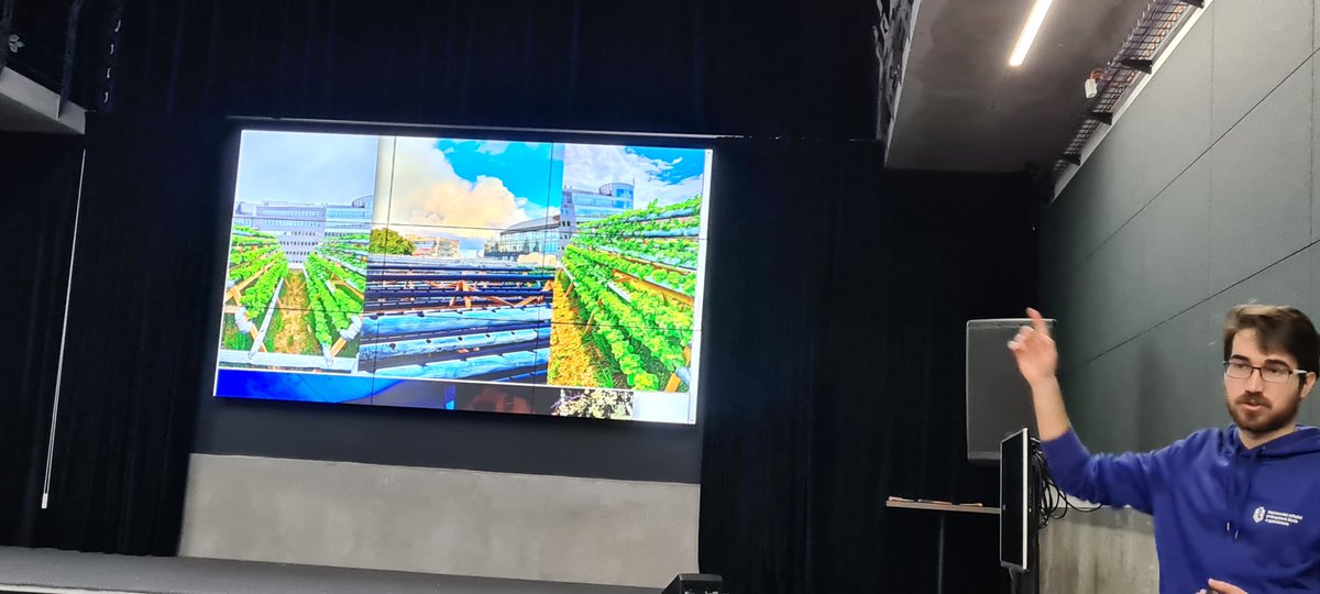 mariacasalribe2's tweet photo. @JordiCastillo24 @gabicarmenn and group We visit the most spectacular high school at @PragueEU , different approach #AI #digitaltransition #hydroponicfarming #Virtualreallity #erasmusplusprojects it goes all and more. Thank you Filip.👏👏👏 https://t.co/b0rVXX89fD