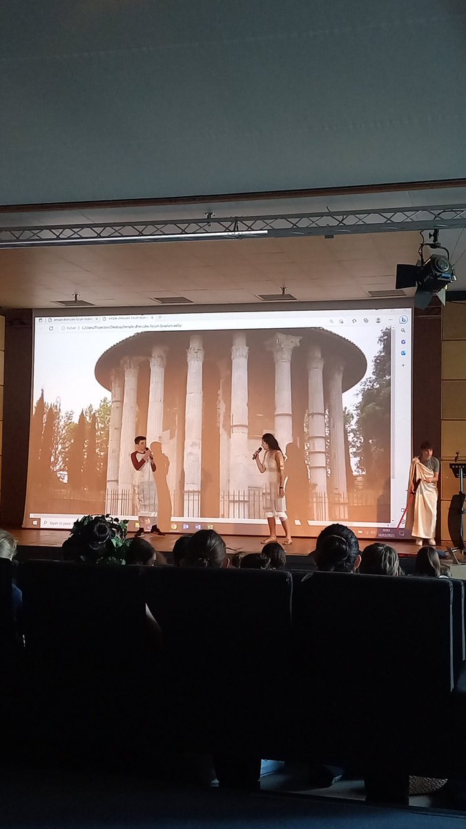 Jeudi 16 mars 2023, les latinistes de 5e et 4e du collège d'Uzerche participent au festival des langues anciennes sur le thème "le côté obscur de la force "à Tulle. 350 élèves du département se retrouvent pour échanger et se rencontrer. La culture antique a été mise à l'honneur.