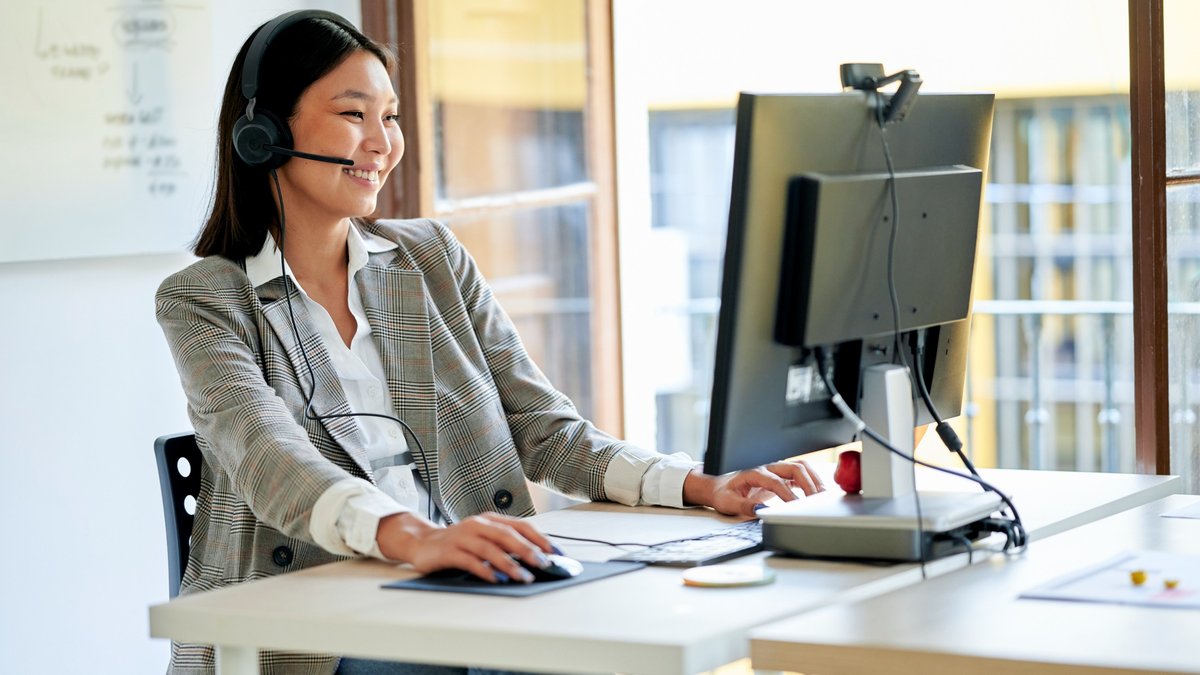 Kristinkparks's tweet photo. Communicating effectively can be difficult in the best of environments, but it can be especially challenging in virtual situations. These seven tips will help increase your confidence in any speaking situation. https://t.co/I5zncrMmTG https://t.co/EgcuCIFJCy