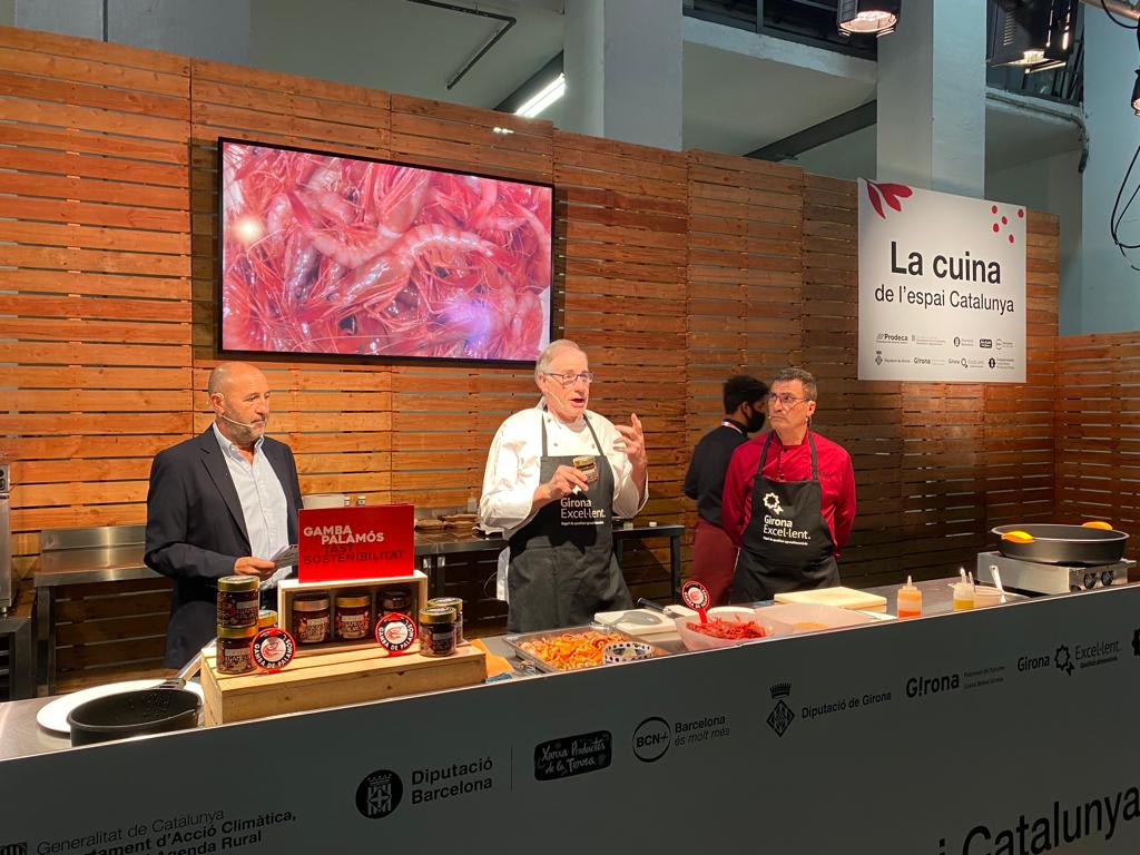 AjPalamos's tweet photo. El peix i la gamba de #Palamós seran protagonistes al Fòrum Gastronòmic de Girona aquest dissabte 🦐🐟

Els dos productes es cuinaran dissabte a les 13 h a plaça Catalunya de Girona, a l'Espai Fòrum Ciutat👩‍🍳

Més info: https://t.co/riCAs77Bom https://t.co/BodgXK6zf9