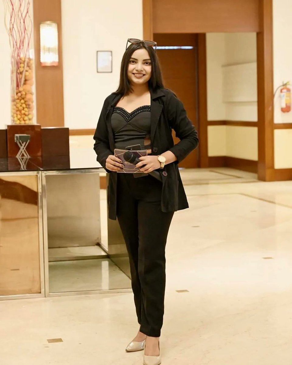 EvaAyushi's tweet photo. Here are some of the amazing snippets from the press conference of the movie "Shubh Nikah" which happened in the presence of the leading starcast Aksha Pardasany  ,@rohitvikkram and @arshsandhu and your girl was the one who played the role of emcee in the given press conference. https://t.co/B00d7y0U52