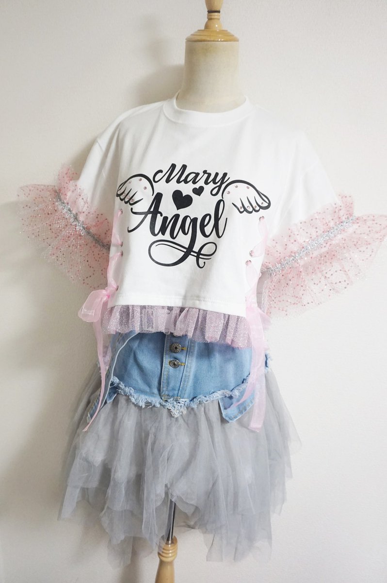 c_chaplet's tweet photo. もう1着、Mary Angel様(@MaryAngel_RY)の1日復活ライブ用のリメイクTシャツを制作させて頂きました。

こっちは2人のカラーでキラキラにしてます✨💗💚そして背中にはやっぱり羽を✨🪶

もう8年も経ったなんて…なんだか感慨深い☺️またいつか復活して欲しい‼︎

#MaryAngel
#メアリーエンジェル https://t.co/X1OMFk0GeA
