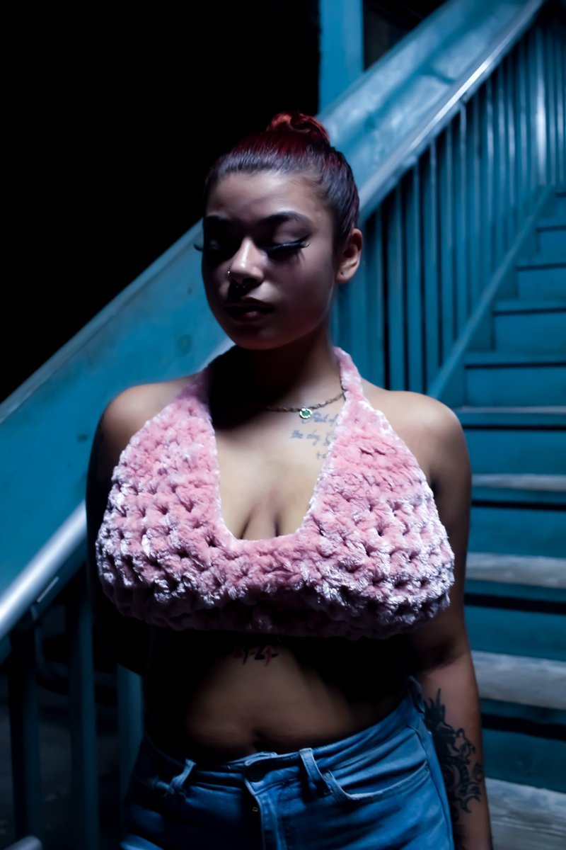 cinematicsolo's tweet photo. Plush pink fluffy top
#crochet #crochetartist #fashiondesigner #crochetbra #crochettop https://t.co/dIVQqGqs3w