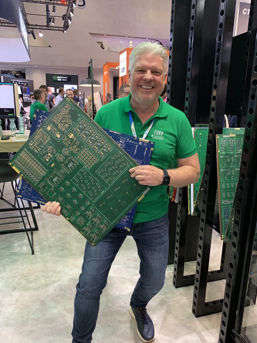 bastlernrw's tweet photo. @embedded_world #ew23 - wir haben ein echt sehr interessantes Gespräch mit Dirk Stans dem Inhaber von #eurocircuits geführt - warum Leiterplatten in der #EU so viel Geld kosten. Wir sollten alle einmal überlegen ob das so eine gute Idee ist, alles nach #China zu vergeben. https://t.co/mS7d6XdMbQ