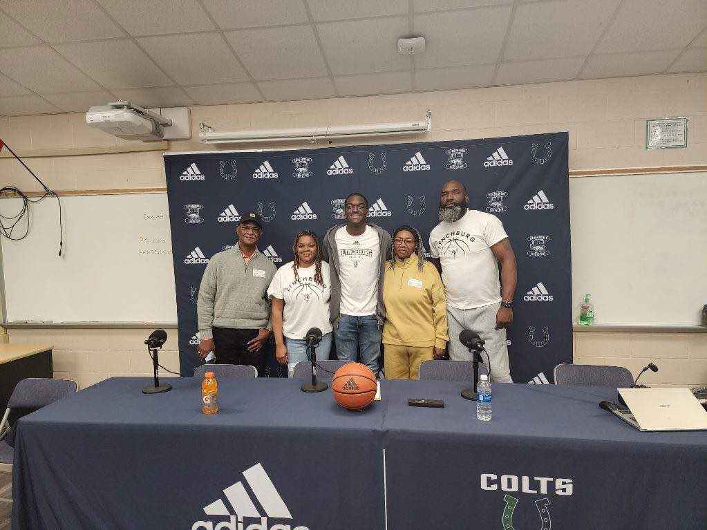 GREAT DAY TO BE A COLT!!! JJ Henderson signs with <a href="/LynchburgMBBall/">Lynchburg Men’s Basketball</a>! #COLTure 🐎🏀🙌 Thank you to <a href="/NextDoorRadio/">Next Door Radio</a> and <a href="/treymsnide/">Next Door Radio</a>!