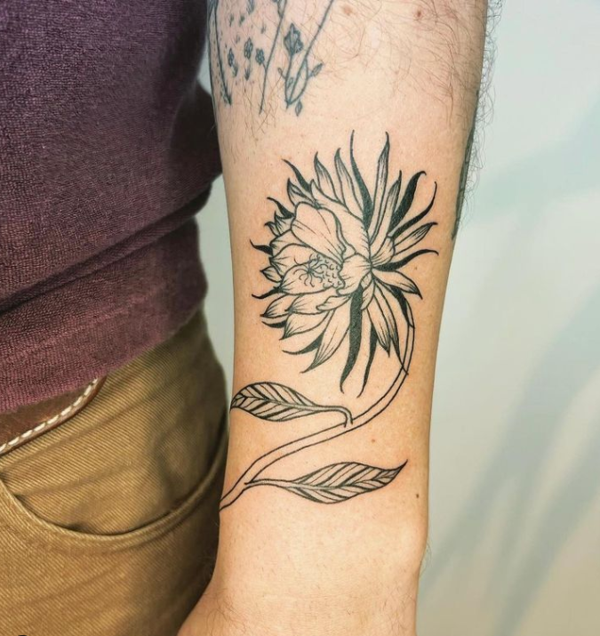 opaltattoost's tweet photo. Flower tattoo! Books are open for April! DM them to book! 

#opaltattoostudio #losangeles #hollywood #flower #floral #beverly #armtattoo https://t.co/OPtENi9Brf