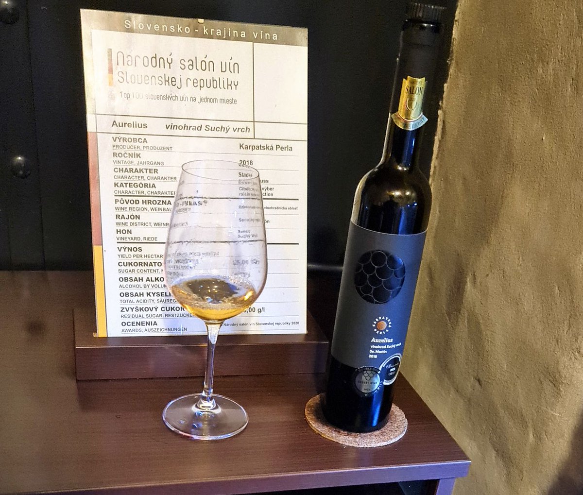 The Karpatská Perla Aurelius 2018 is a lovely, refreshing wine, with a sweet, syrupy flavour profile punctuated by prominent notes of juicy peach. Click/tap here for more about it: keen.wine/karpatska-perl…