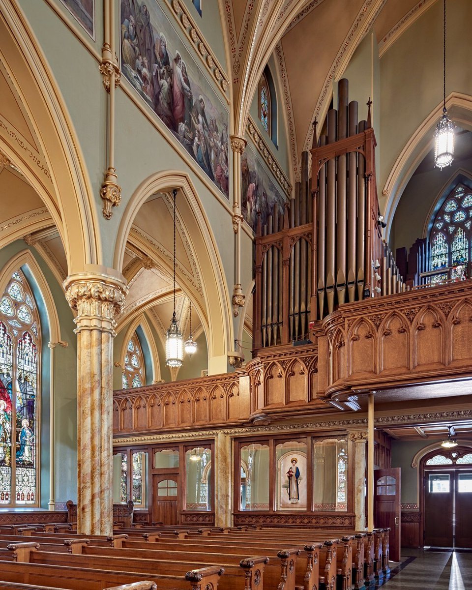 CLA_1976_'s tweet image. Over one year, we uncovered original colors, #DecorativePatterns &amp;amp; finishes, conserved 24 #Murals, restored Stations of the Cross, repaired &amp;amp; stabilized #Plaster, &amp;amp; conserved the scagliola #Columns in this historic church. The stunning result is shown here. 
#ChurchRestoration