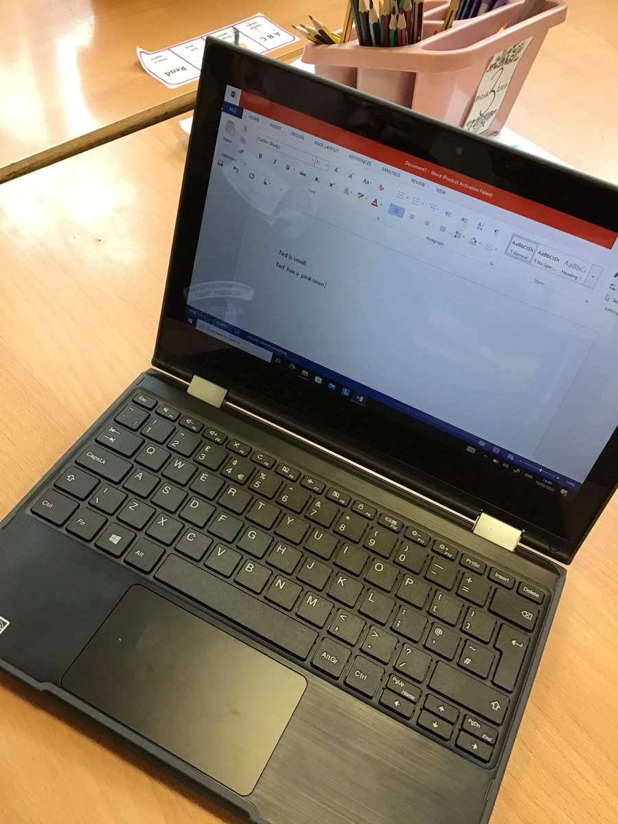 ABCPschool's tweet photo. #Class12D have been writing sentences and using the arrow keys to move the cursor and fix their mistakes #ABComputing https://t.co/8ePl2JsRc3