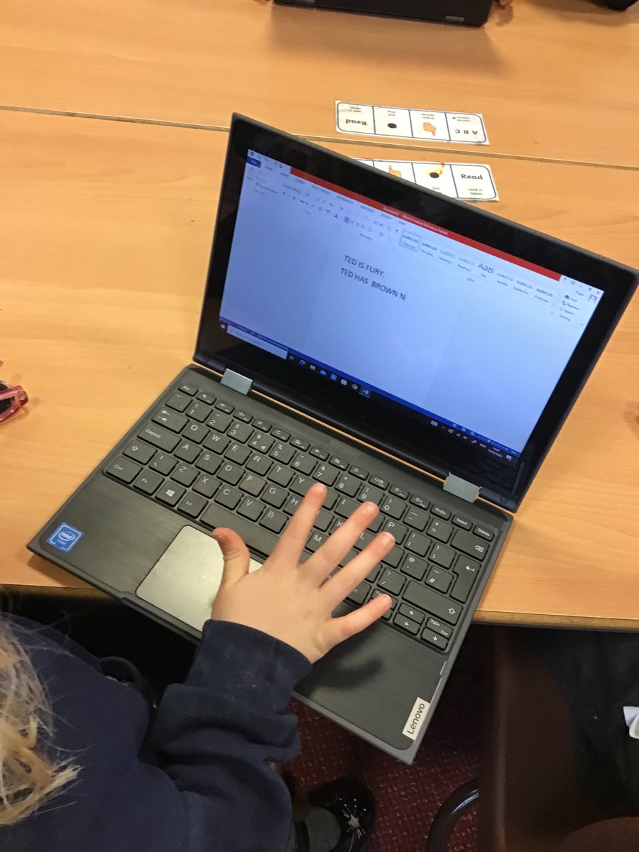 ABCPschool's tweet photo. #Class12D have been writing sentences and using the arrow keys to move the cursor and fix their mistakes #ABComputing https://t.co/8ePl2JsRc3