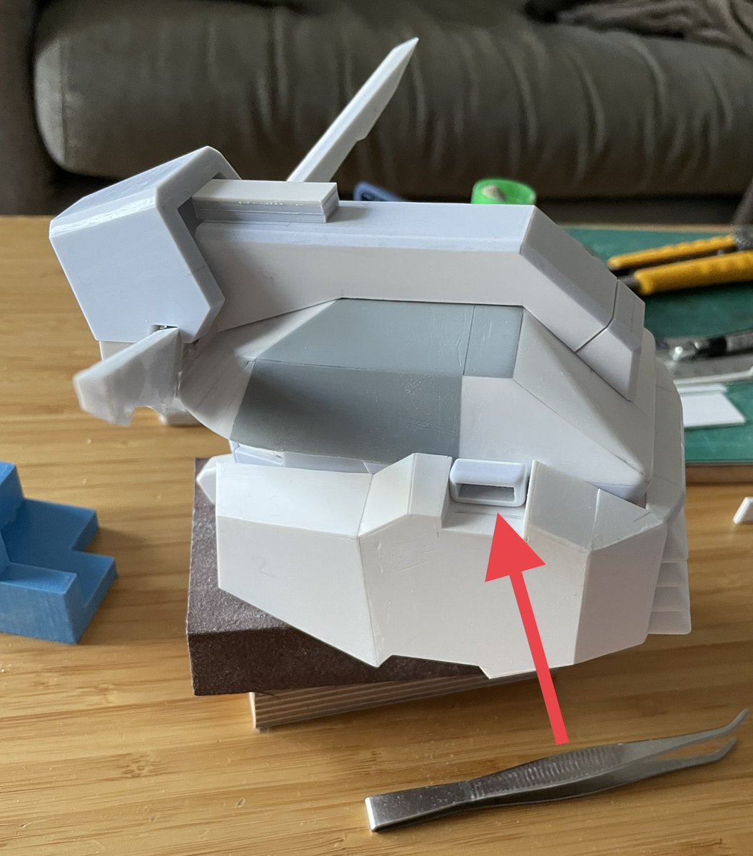 ltmarc's tweet photo. Second try for the side vents with a slimmer look look. I fixed the head cannon with magnets, I should take a video, it’s very satisfying #howdotheywork #FAZZhead #35ヘッド https://t.co/dPeljuC0Gh