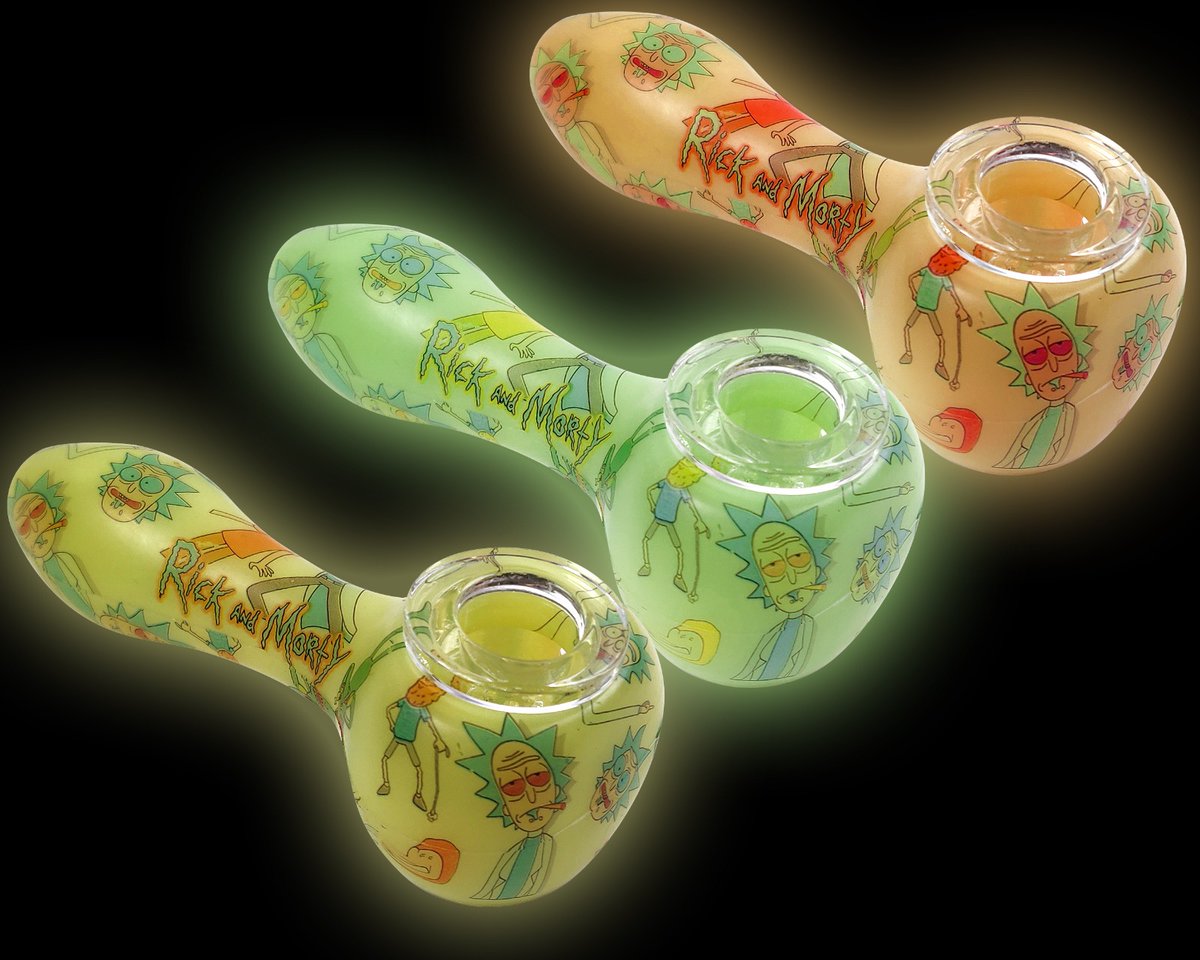 HappyHeadShop1's tweet photo. Rick &amp; Morty Glow in the Dark Silicone Handpipe.

Durable Glow in dark silicone Pipe. Fun Rick from Rick and Morty design. https://t.co/Lrw5ElDEWz https://t.co/PZeRu0SU8u