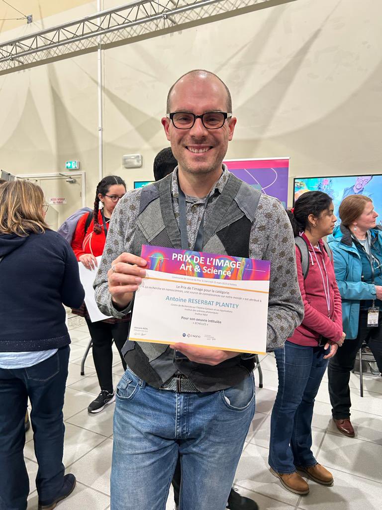 Congratulations to our dear PhD-student @spinningelham for winning Art & Science price! 🥳
Well deserved with her self drawn picture of our beautiful C2N. @C2N_com
