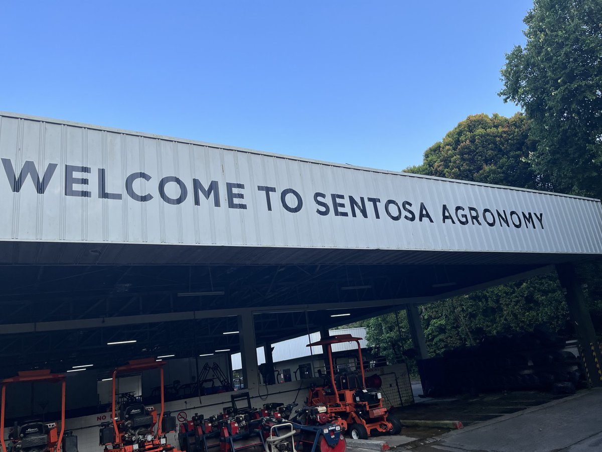 A massive thanks to ⁦<a href="/AndyJohnstonAJ/">Andy Johnston</a>⁩ and ⁦<a href="/GarethKnightuk/">Gareth Knight</a>⁩ for their generosity and hospitality in allowing me to experience this wonderful facility , a truly magnificent golf club ⁦<a href="/TheToroCompany/">Toro</a>⁩ ⁦<a href="/SentosaAgronomy/">Sentosa Agronomy</a>⁩ ⁦<a href="/SentosaGolfClub/">Sentosa Golf Club</a>⁩ ⁦