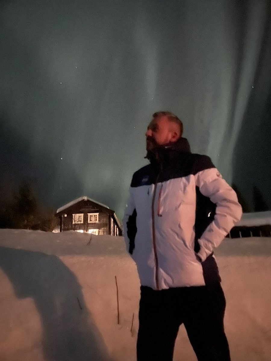 skorzynski's tweet photo. Przy odrobinie szczęścia Skandynawia ma także to oblicze 😍 https://t.co/IMp19cpm4z