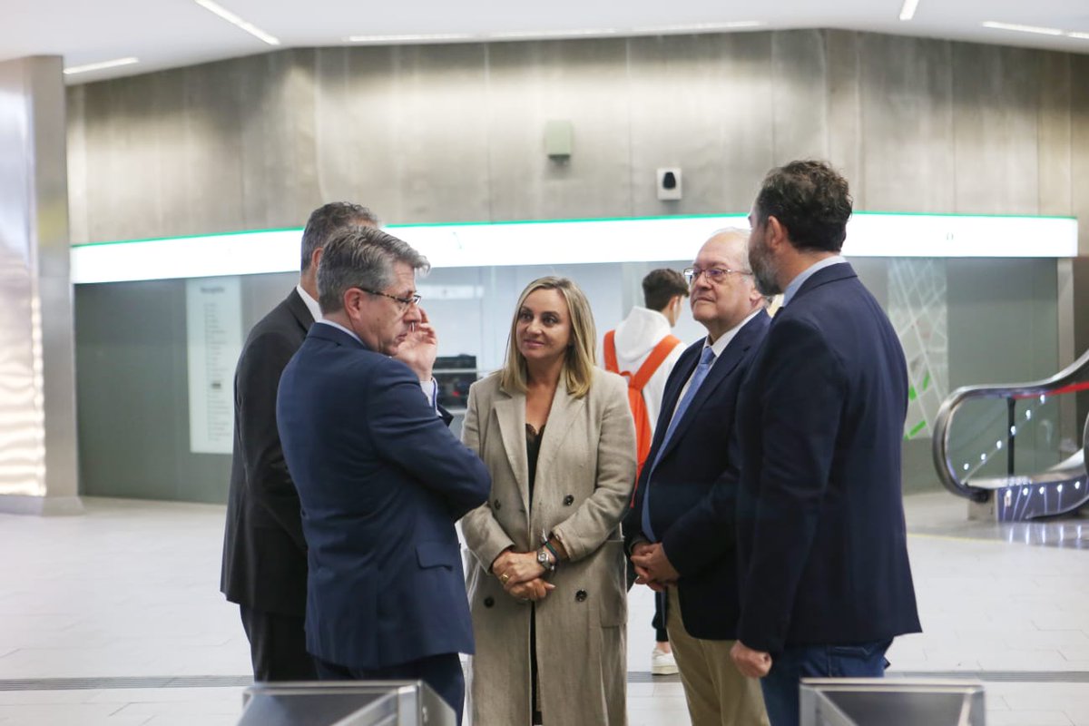 inetum_es's tweet photo. Presentación del Proyecto EMV EuroPay de modernización del Sistema de Ticketing en @MetroGranada
Pago con tarjeta bancaria o móvil ➡️ más seguro, cómodo y ágil.
¡Gracias por la confianza!
@aopandalucia @marifrangr
#digitalización
#transporte #livemobility #contactless
#Inetum https://t.co/g2v2UO6ylX