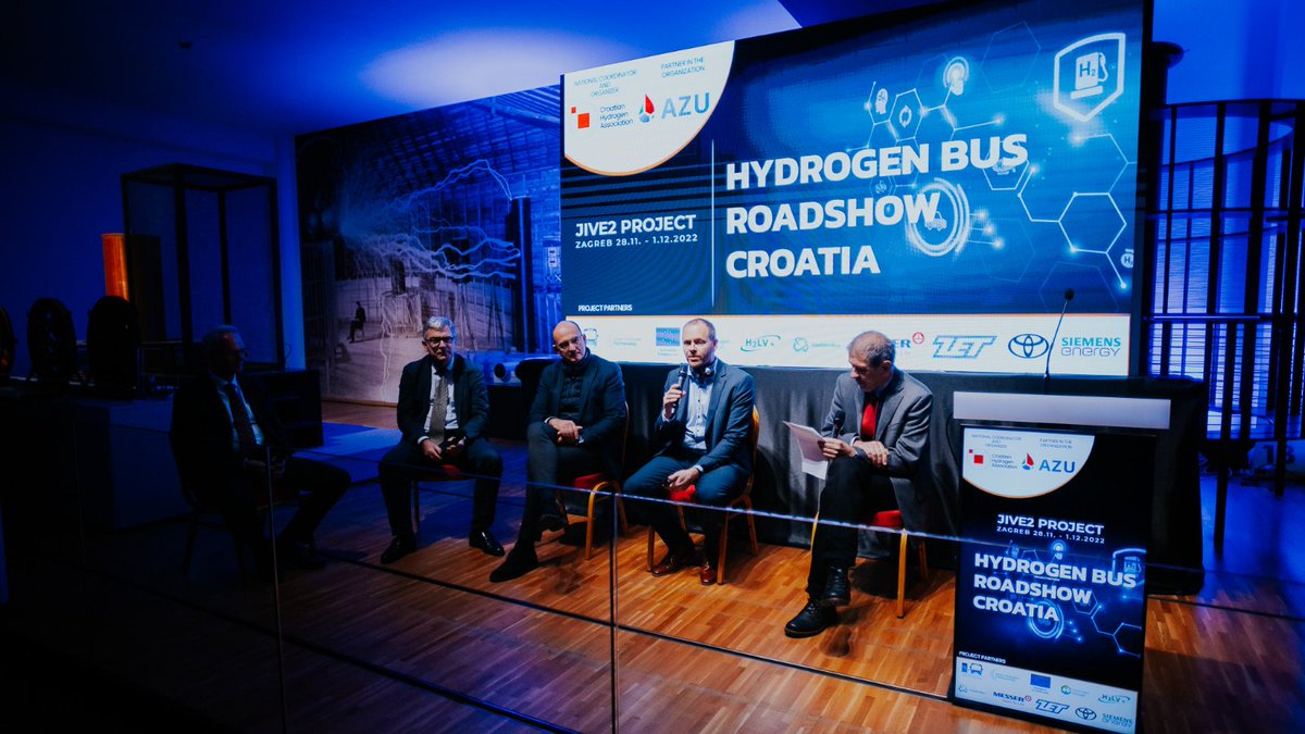 Fuelcellbus's tweet photo. #TBT #CEEH2Bus roadshow: Last December a @CaetanoBus headed to #Croatia. The final event was held at the Nikola Tesla Technical Museum! 

Check our website to learn more about this initiative &amp; stay tuned for its upcoming dates! https://t.co/KrmXq2BNZy https://t.co/cSloKhQb3s