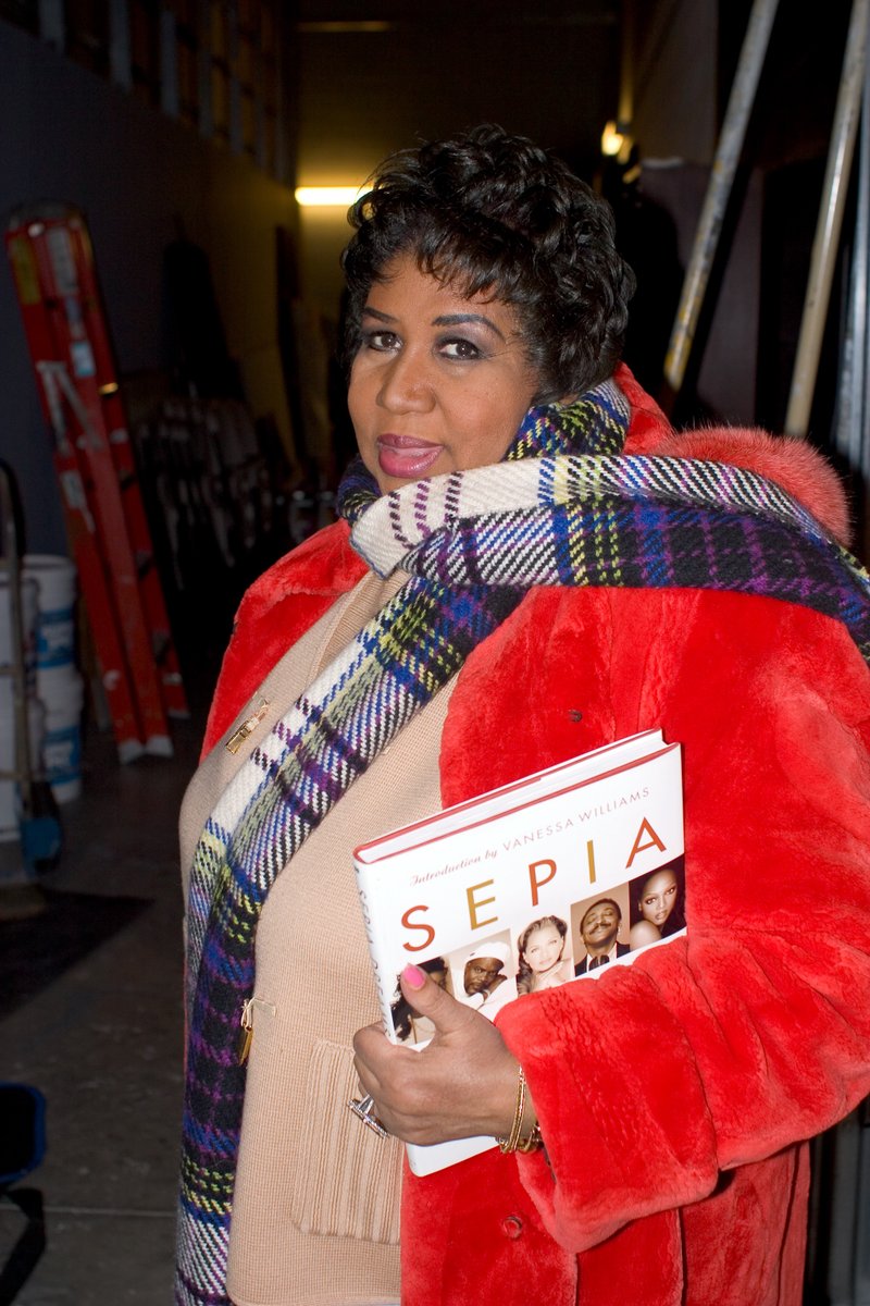 Matthew_JordanS's tweet photo. Aretha Franklin's voice was so powerful that it once caused a chandelier to shake during a performance in a London theater.
Experience the power of her music in the #ArethaCool photography book, now on Kickstarter.
#ArethaFranklin #Kickstarter #Soul #music
https://t.co/DRITfDKOmh https://t.co/94WesD9oZC