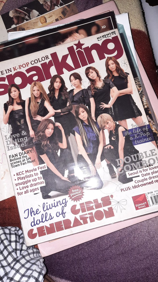 pingumidzy's tweet photo. Hay naku! Sige bukingan tayo edad. Wala na mga MYX mags at posters kong tig-20 pesos. Eto na lang mga natira. 

#MIDZYFM https://t.co/i9lCsG1vEF