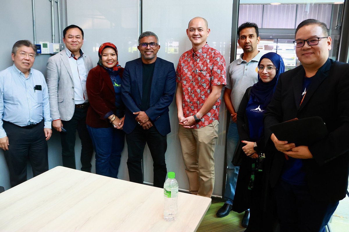25startups's tweet photo. We would like to extend our gratitude to our partners, Finexus Group and Cyberview Sdn Bhd for their unwavering support. https://t.co/KRKYHx1REV